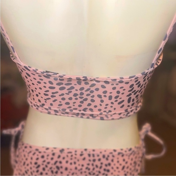 - NASTY GAL DALMATIAN “LETS GO TO THE BEACH” TIE BIKINI TOP 10US - Picture 9 of 14